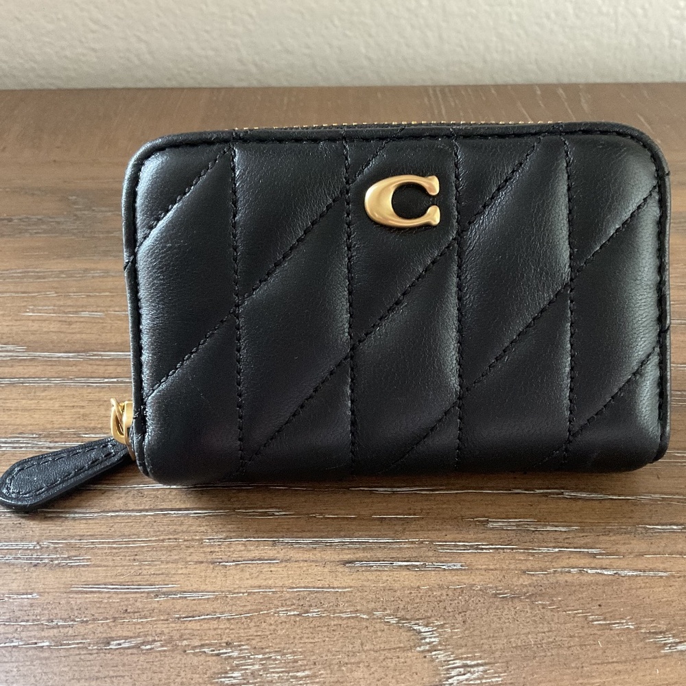 Essential Small Zip Around Card Case With Pillow Quilting - Smooth Leather/Brass